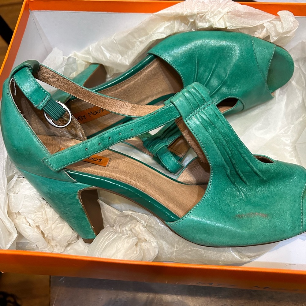 Miz Mooz Salima  9.5